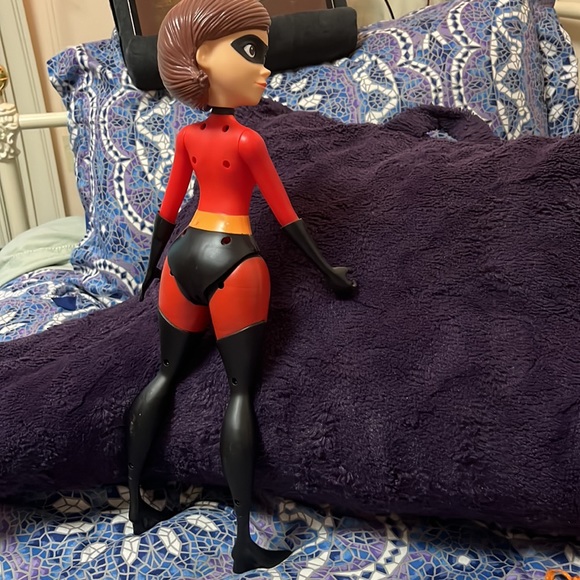 Elastic woman by incredibles - Picture 3 of 3